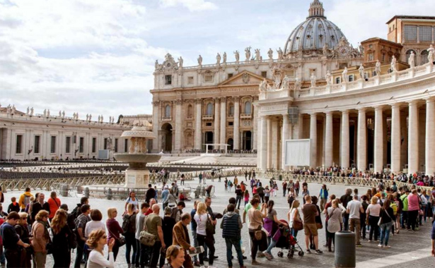 Basilica di San Pietro File dattesa