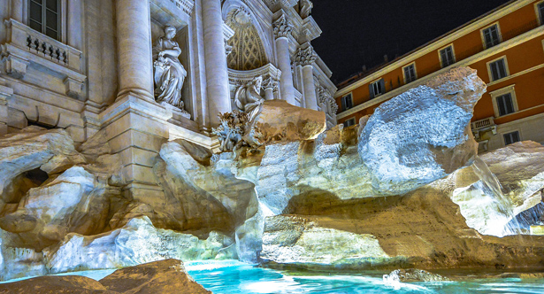 Roma di Notte fontana di trevi